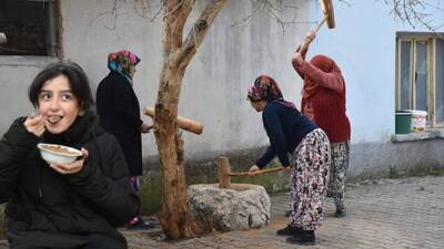 Köylüler "kavurga" geleneğini imeceyle yaşatıyor