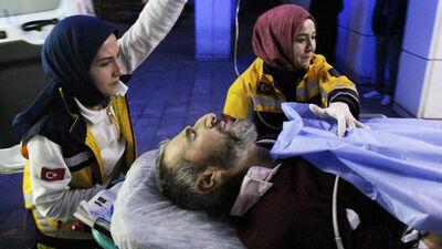 Kavgayı ayırmak isteyen dede vuruldu! 4 tutuklama