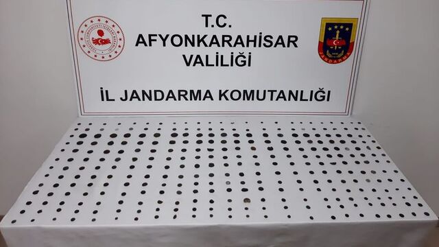 320 sikke ele geçirildi