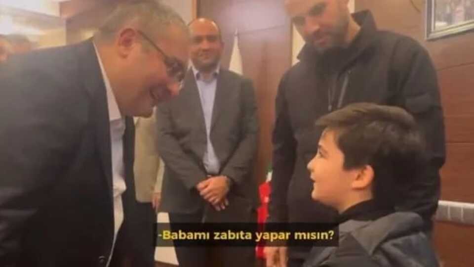 CHP'li Keçiören Belediye Başkanı Mesut Özarslan'ın küçük çocukla diyaloğu utandırdı