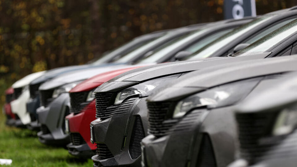 Otomotiv pazarında ithalat hız kesmiyor