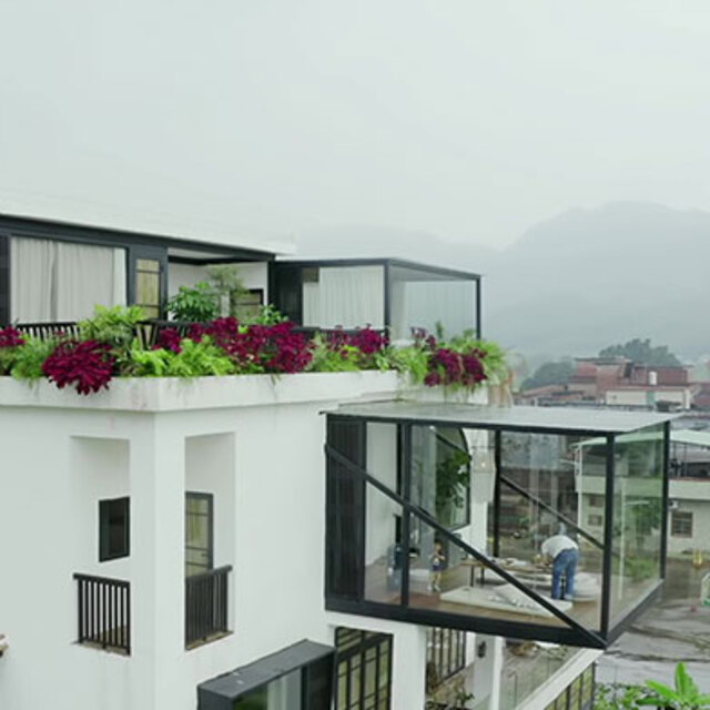  7 arkadaşın inşa ettiği inanılmaz ev