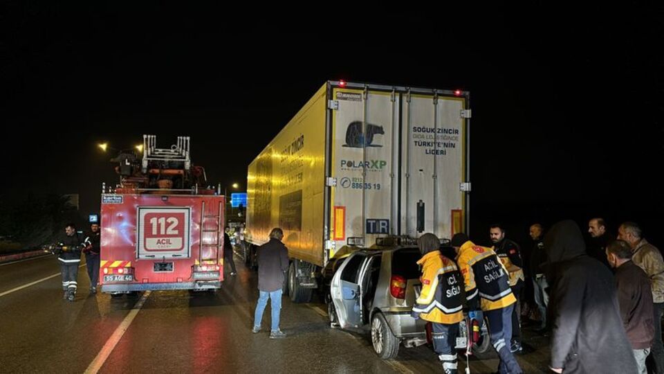 İntihar edeceğini söyledi TIR'a çarptı!