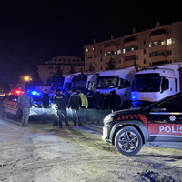 TIR uyarısında polise direndiler! Gözaltılar var