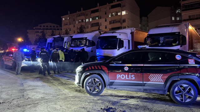 TIR uyarısında polise direndiler! Gözaltılar var