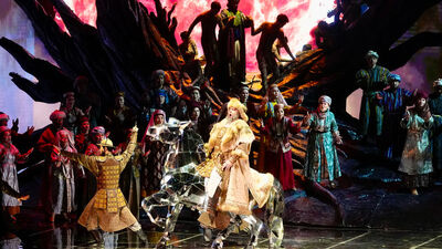 İstanbul'da ilk kez sanatseverlerle buluştu