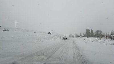 Sivas'ta 34 yerleşim yerine kar engeli