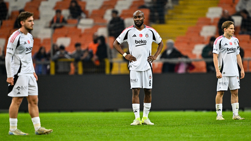 Devre arasında taraftardan özür dilediler!