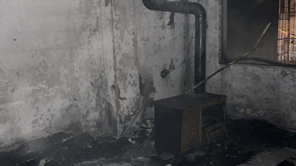 Tarsus'ta ev yangını: 5 yaralı