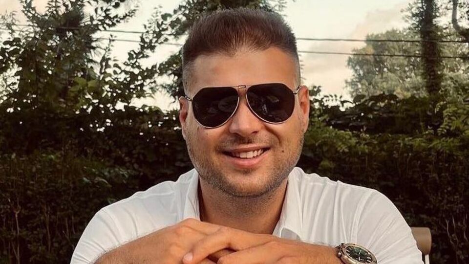 Balkondan düşen genç kurtarılamadı