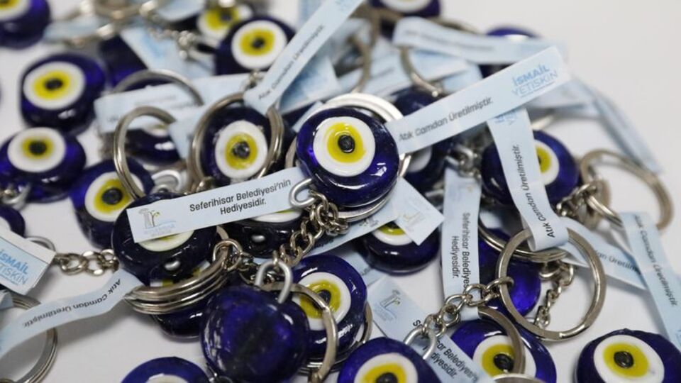 Cam atıklar anahtarlık oldu