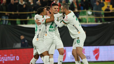 Alanyaspor, Amed'i 3 golle geçip turu aldı!