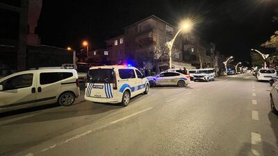Alkollü sürücü polis aracına çarptı