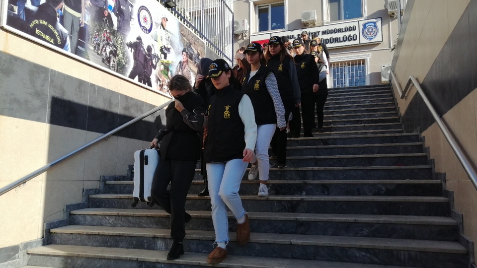 Kataloglu 'VIP' eskort çetesine operasyon!