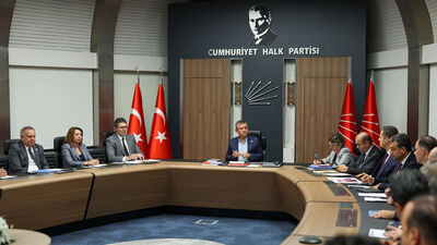 CHP'de 3 isme ihraç talebi