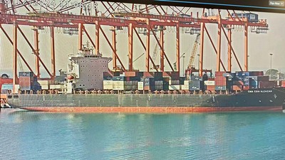 Denize paslı ve yağlı su bıraktı!