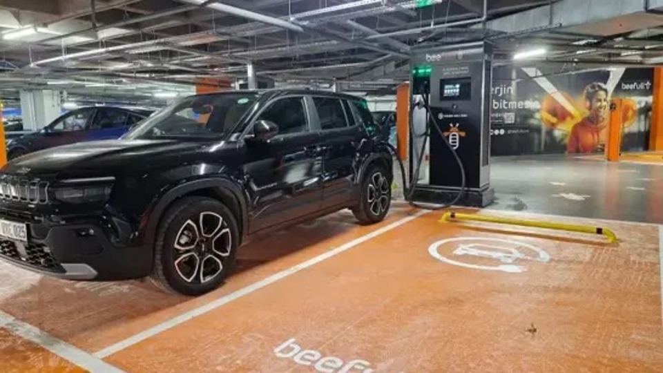 "Elektrikli araçların şarj noktalarında doğru donanım hayati önem taşıyor"