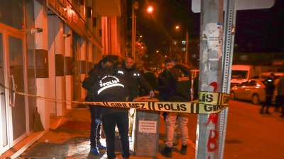 AK Parti'ye molotofkokteylli saldırıya 2 tutuklama