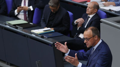 Almanya'da şansölyelikte favori isim Friedrich Merz