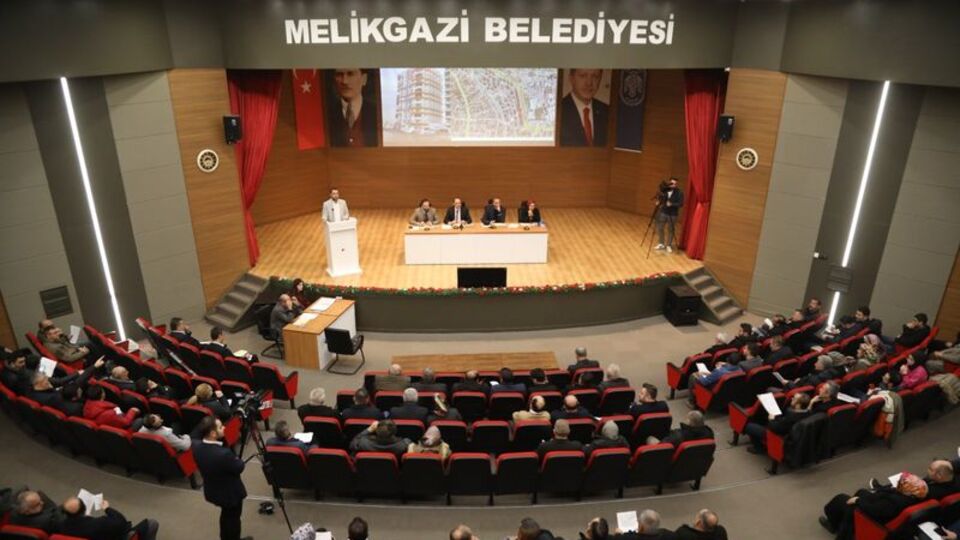 Melikgazi'de 28 aile daha ev sahibi oldu