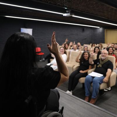  İBB işaret dili eğitim programı başlatıyor