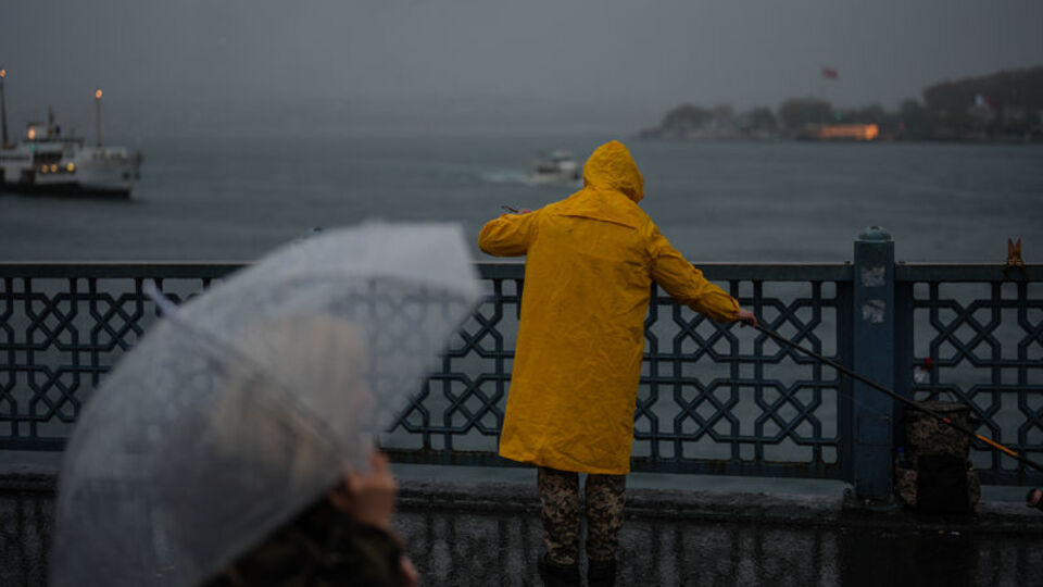 13 il için sarı, 4 il için turuncu uyarı! Sağanak ve fırtına etkili olacak