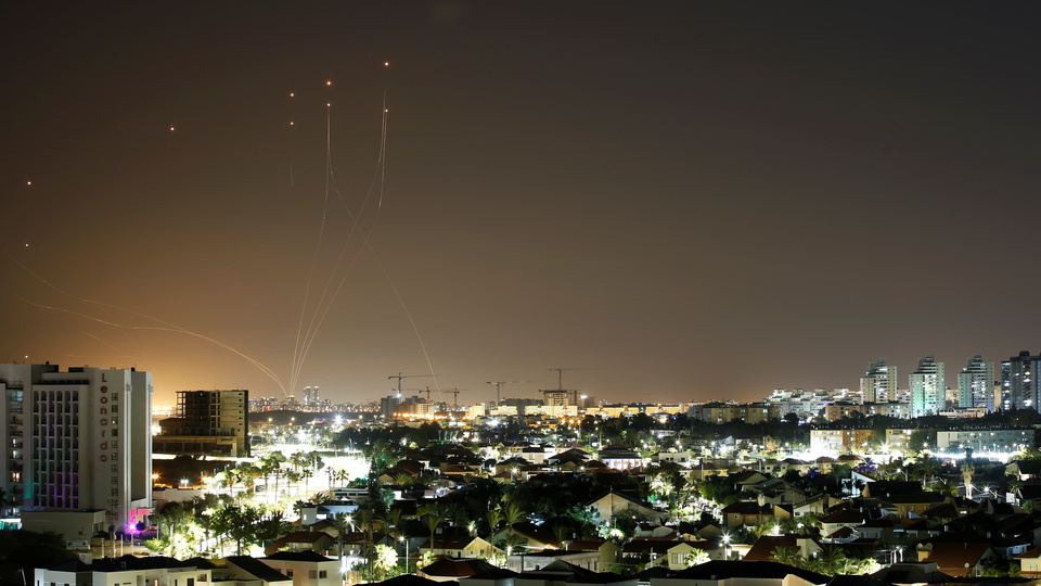 Yemen'den Tel Aviv'e füze: 16 İsrailli yaralandı