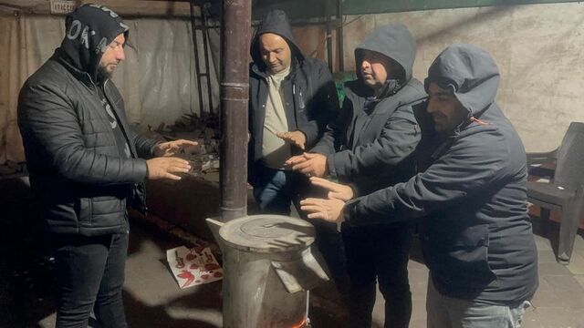 Eksi 10 derecede soba başında eylemdeler