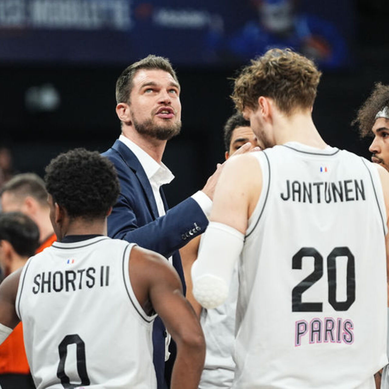 EuroLeague'de ilk yarının lideri Paris!