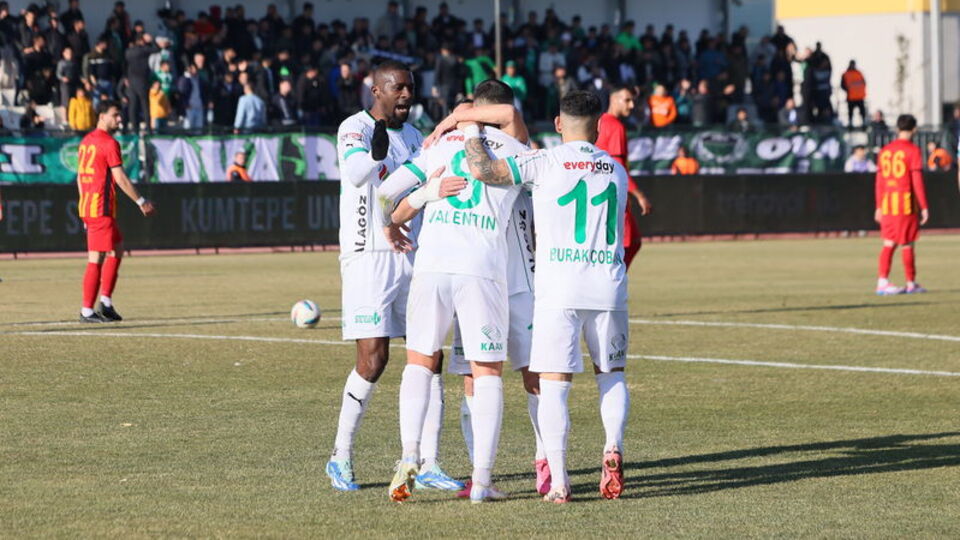 Iğdır üç puanı üç golle aldı