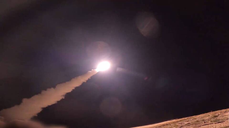 Husiler İsrail'i balistik füzeyle vurdu