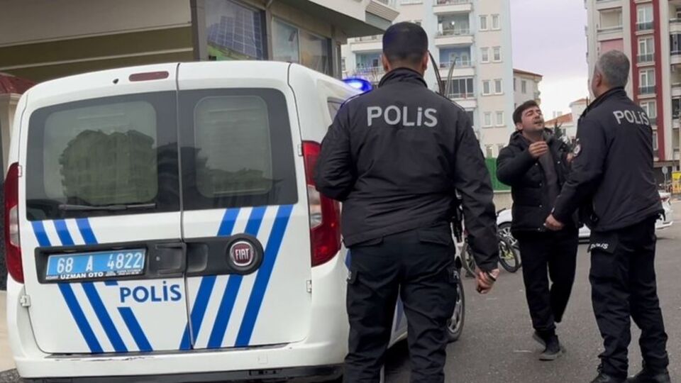 'Beni döv' diye polise yalvardı!