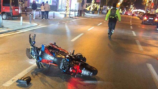 Denetimden kaçarken polise çarptı