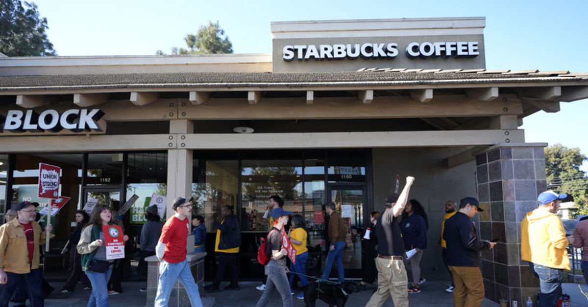 ABD'deki Starbucks çalışanlarının grevi büyüyor