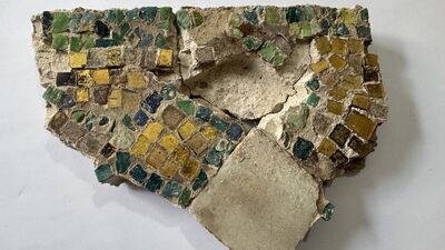 Harran'daki katedral kazısında vitraylar bulundu