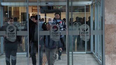 Eyüpsultan Belediyesi'ne haciz kapıdan döndü