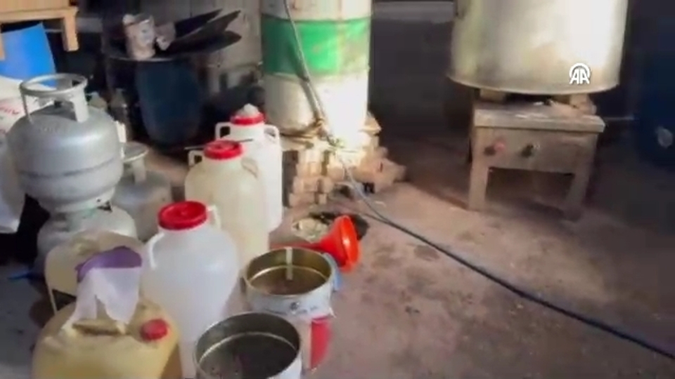 Adana'da 1050 litre sahte içki ele geçirildi