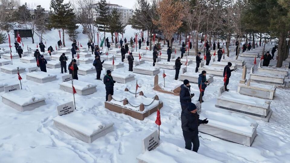 İzcilerden "Karskapı Şehitliği"ne ziyaret
