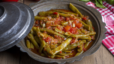 Salçalı taze fasulye yemeği tarifi