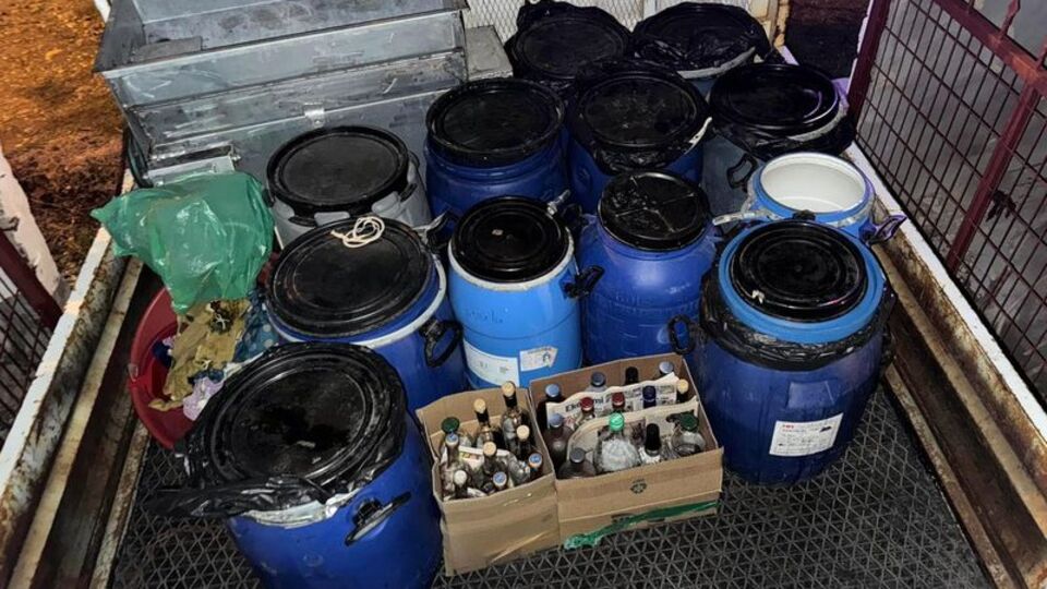 399 litre 'sahte şarap' ele geçirildi