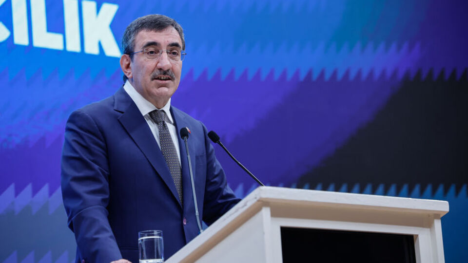 Cevdet Yılmaz: Türkiye, dünya lojistiğinde merkezi konum elde edecek