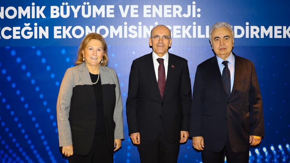 IICEC Konferansı 'Ekonomik Büyüme ve Enerji: Geleceğin Ekonomisini Şekillendirmek' temasıyla düzenlendi