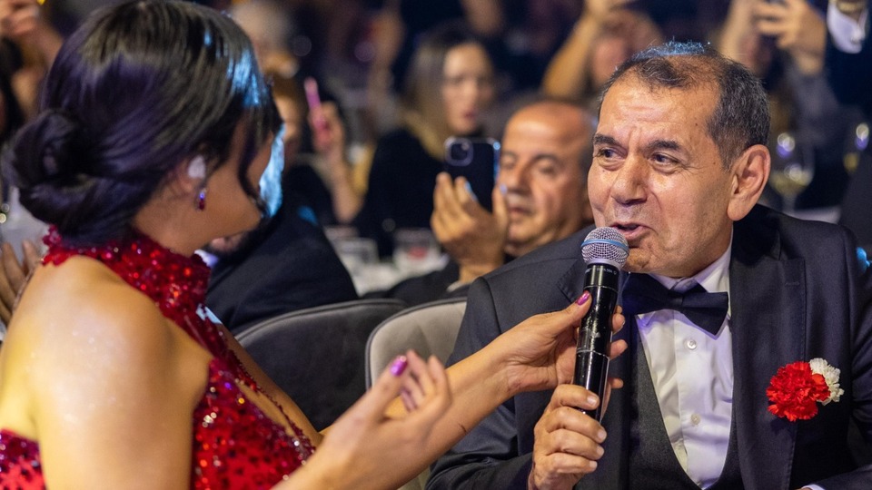 Dursun Özbek, Zara ile düet yaptı