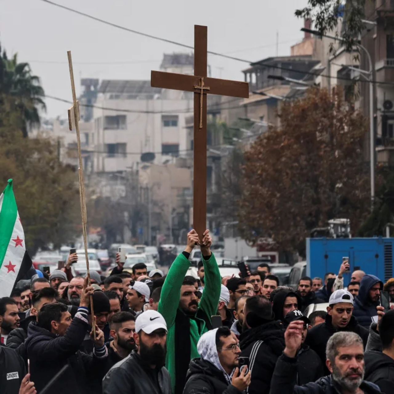 Suriye'de Noel ağacı yakıldı, protestolar başladı