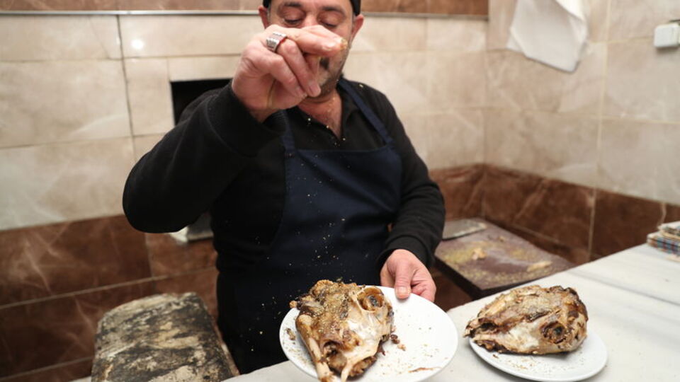 Taş fırınlarda pişiriliyor! Kışın rağbet görüyor