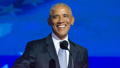 Türk yazarın kitabını önerdi