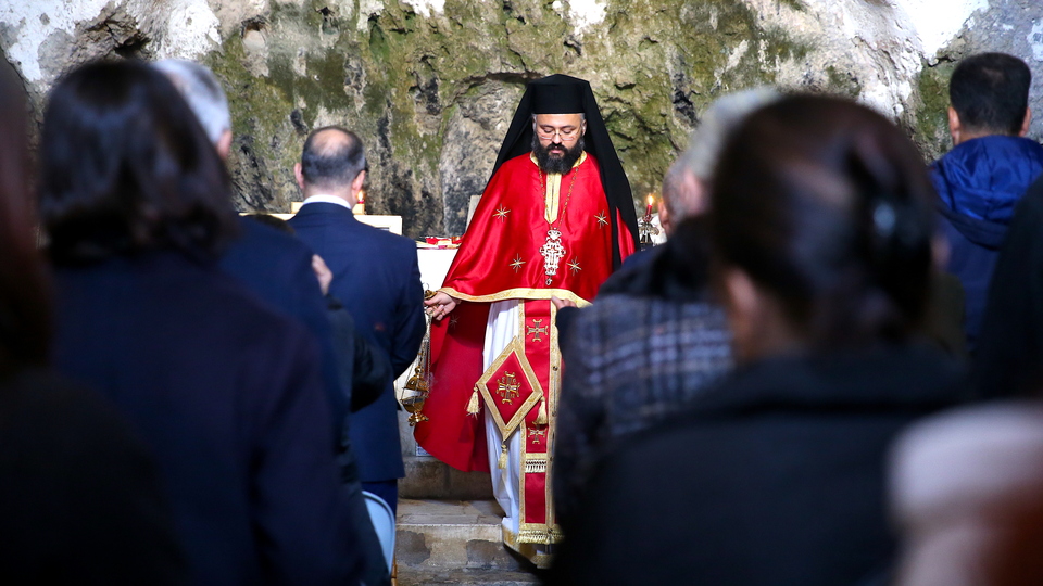 Antakya'da mağara kilisesinde Noel ayini
