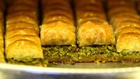 Baklava nasıl yenir, tüketilir?