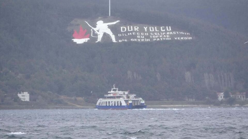 Feribot seferlerine fırtına engeli