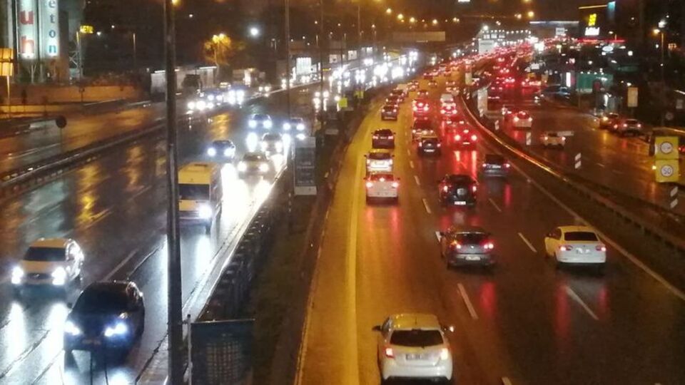 İstanbul'da yağış aralıklarla etkili oluyor